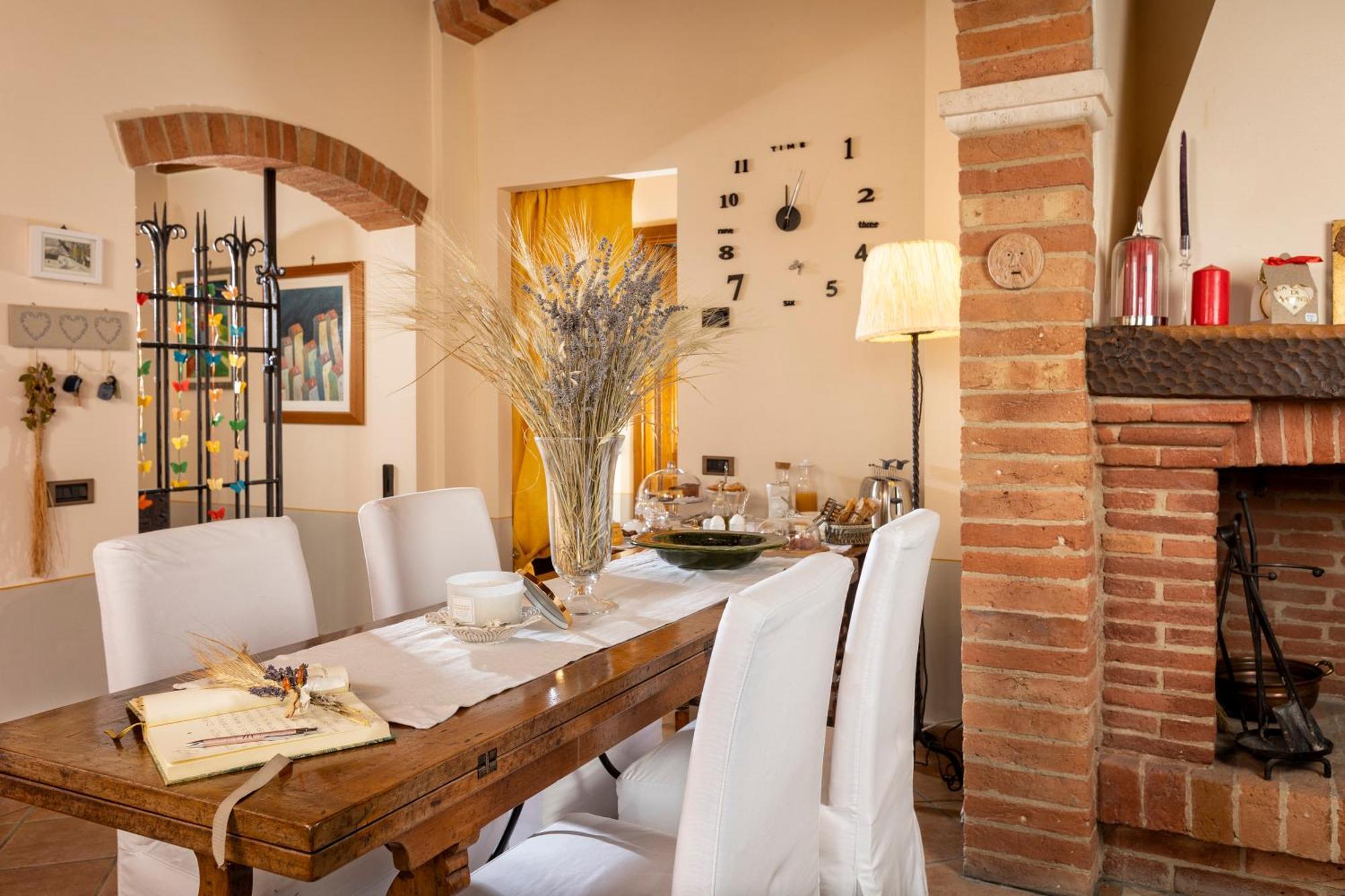 B&B La Casa Di Assunta Acquaviva  Buitenkant foto